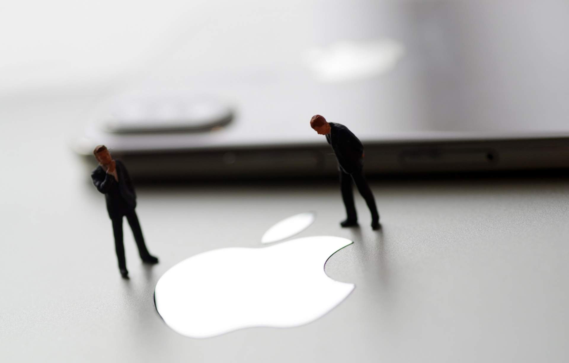 苹果布局高中低端完整产品线 国产手机反攻高端市场赢面几何？