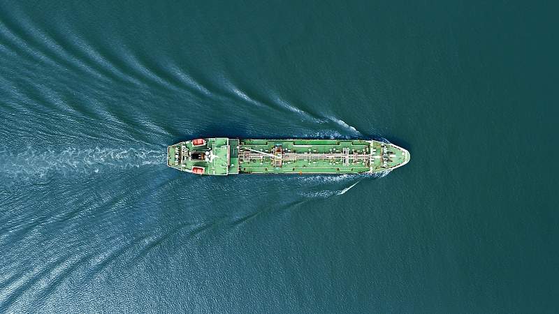 全球最大等级集装箱船成功通航 宁波舟山港升级进入“双通道”时代