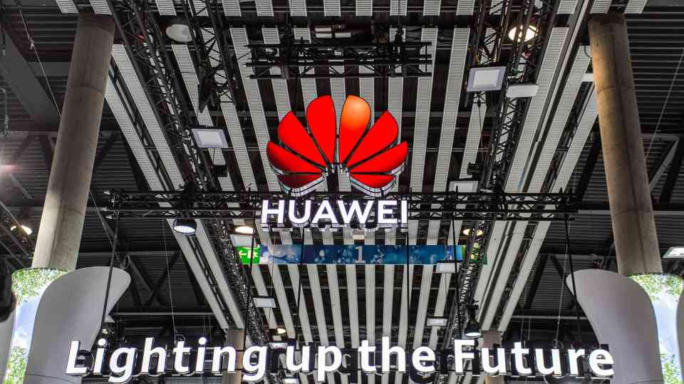 华为首款黄金智能腕表登场 黄金材质提升奢华感和身份认同感