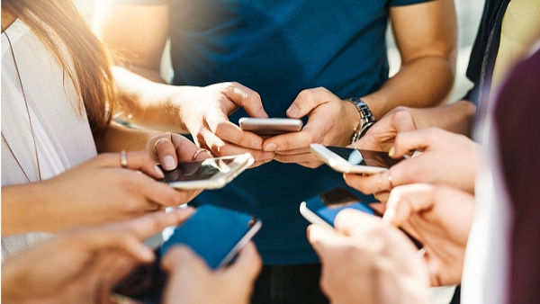 中国信通院：今年6月国内手机出货量2214.9万部，5G手机占比78.2%