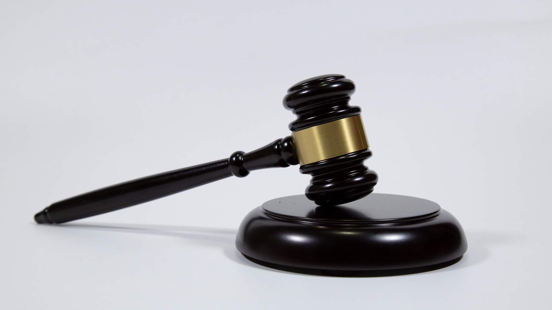 最高法：依法追究为流量而散布虚假信息，侵犯企业家人格尊严等行为