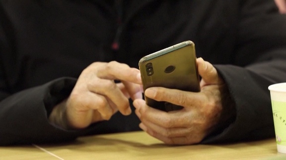 机构：2023年一季度全球智能手机市场下降13%