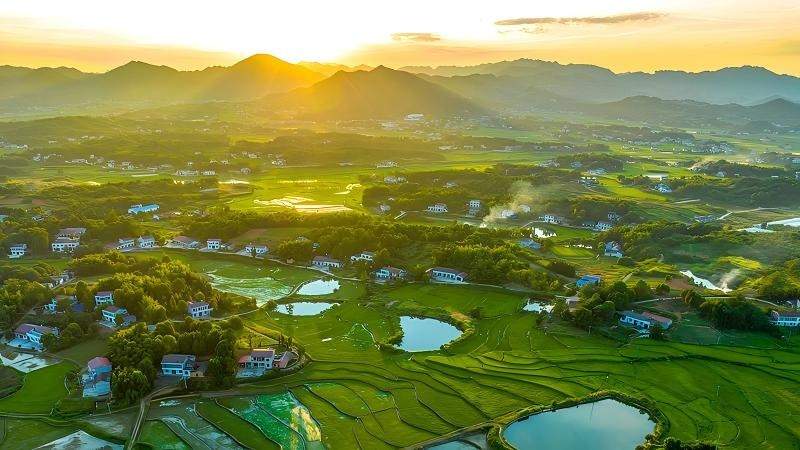 涵养文明乡风（话说新农村）