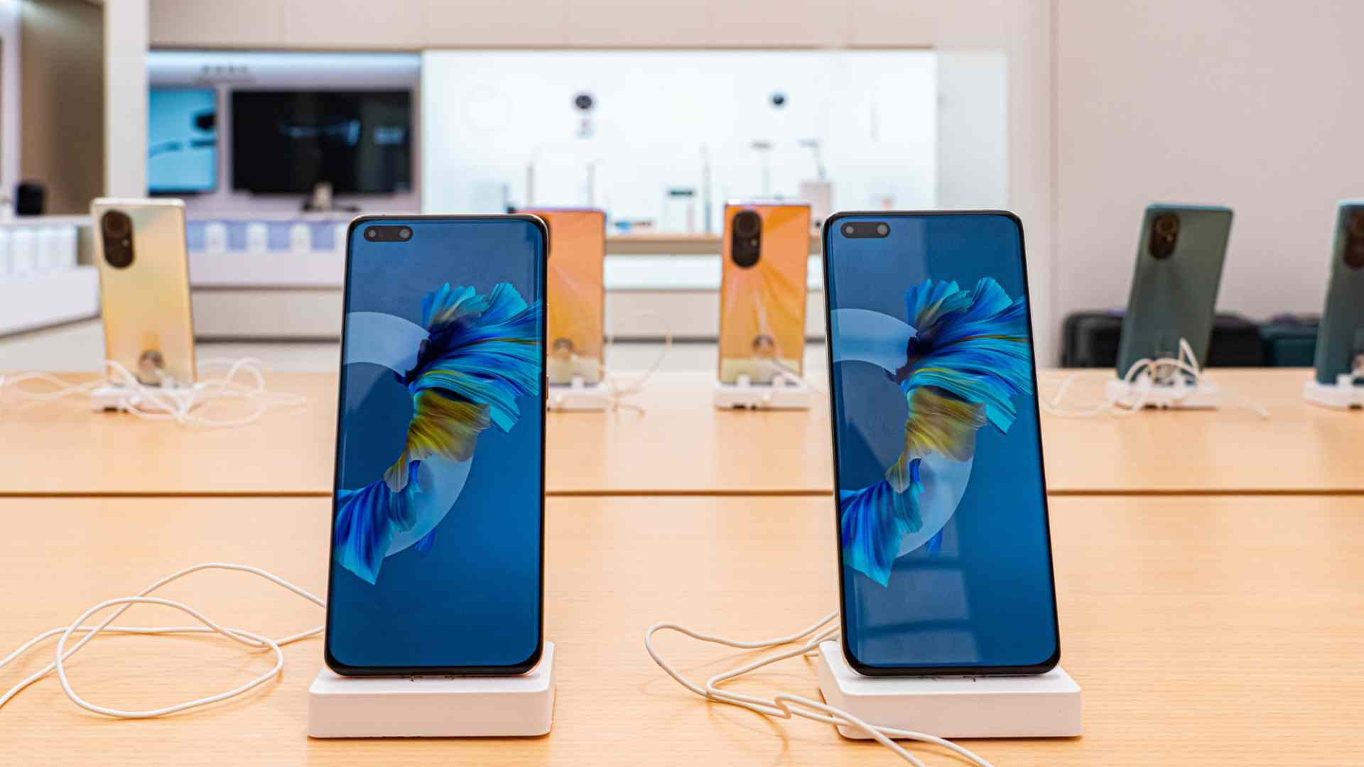 机构：三季度中国智能手机出货量同比下跌11%