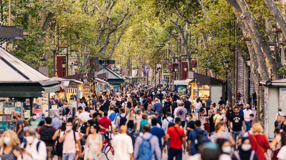 国庆中秋长假临近，假期旅游市场迎来预订高峰